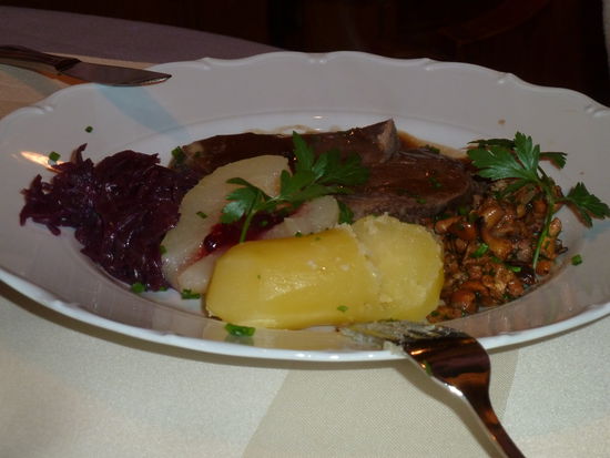 Heidschnuckenbraten mit Heidekartoffeln
