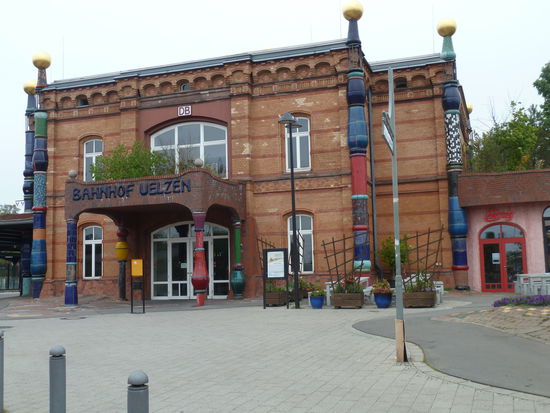 ungewöhnlich bereits die äußere Gestaltung