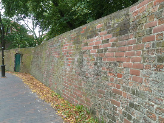 altes Stück Stadtmauer