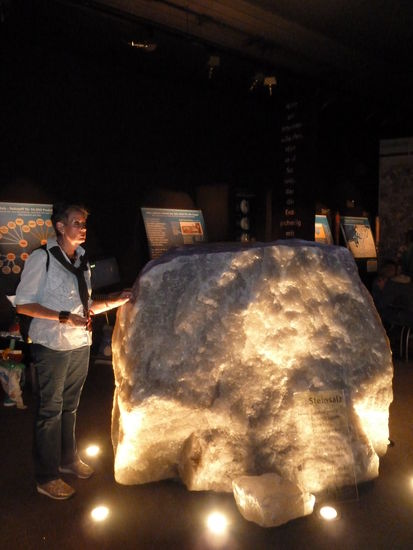 Steinsalzblock von ca. 1,50 Durchmesser