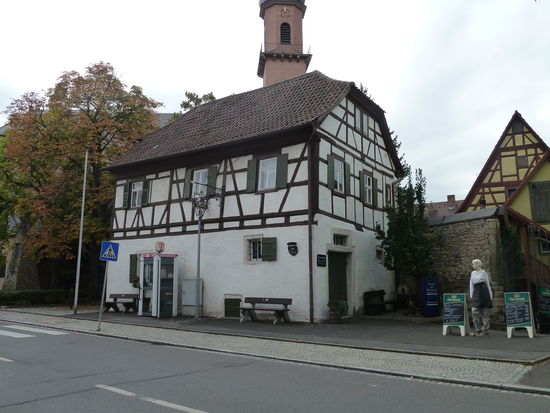 Frühmesserhaus - erbaut im 16. Jh. - bauliche Veränderungen im 17. Jh. - seit 1989 Heimatmuseum