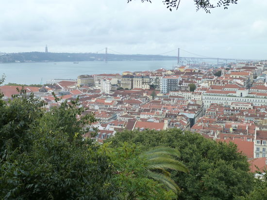 Monumento Cristo Rei und Ponte 25 de Abril