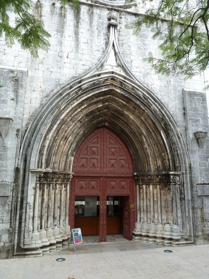 Portal des Convento do Carmo am Largo do Carmo