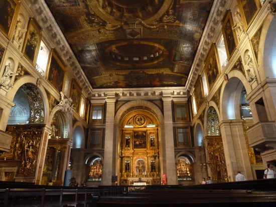 Ausschmückung der barocken Capela mit Mosaiken und Halbedelsteinen