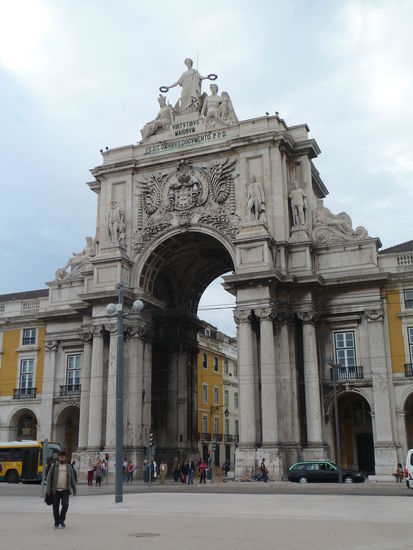 Triumphbogen an der Praça do Comercio