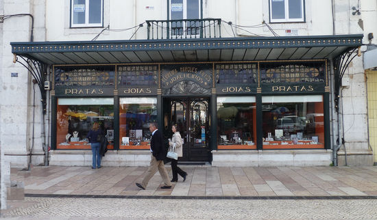 In diesem Viertel kopmmen auch wieder Jugendstilfraeks auf ihren Kosten.