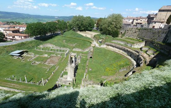 römisches Amphittheater (Bild aus 4 Fotos zusammengesetzt)