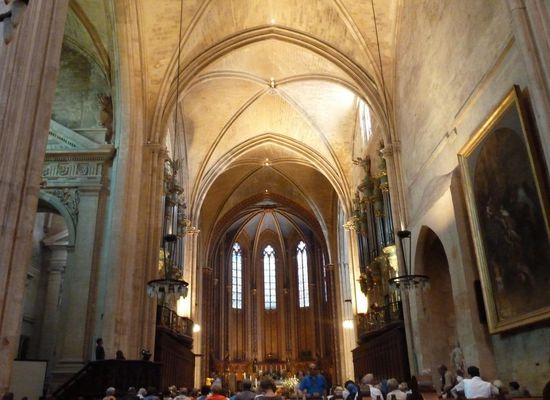 gotisches Mittelschiff der Kathedrale