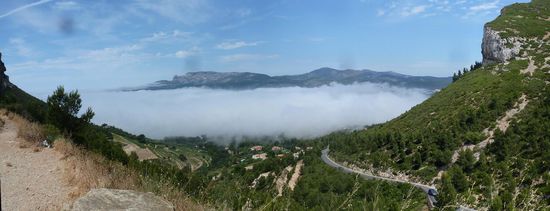 Cassis im Nebel