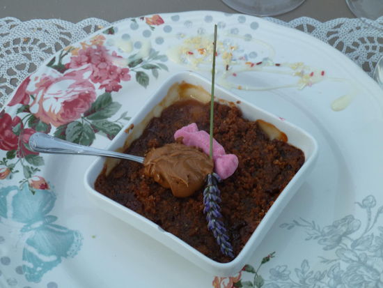 Crumble d'abricots avec miel und lavende