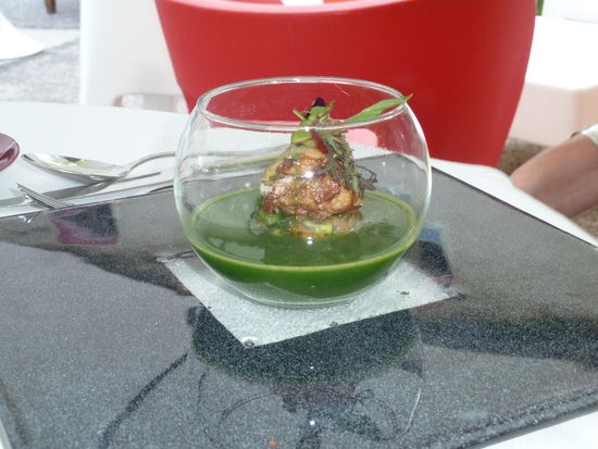 foie gras auf Gemüsekräuterbouillon