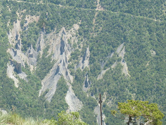 vollausgefahrenes Zoom auf die andere Seeseite (ca. 10 km)