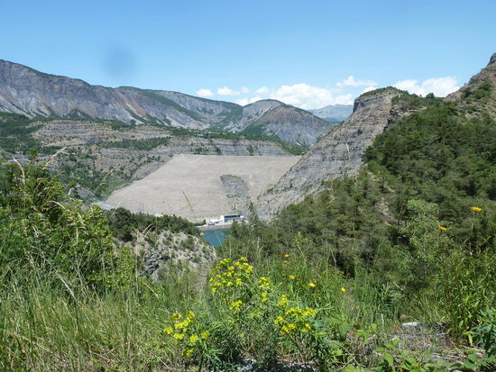 Staumauer der Barrage de Serre-Poncon