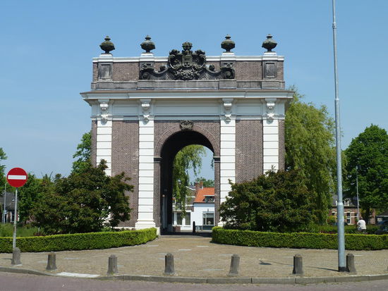 Koepoort: Stadttor von 1753 im Stil Ludwig XIV.