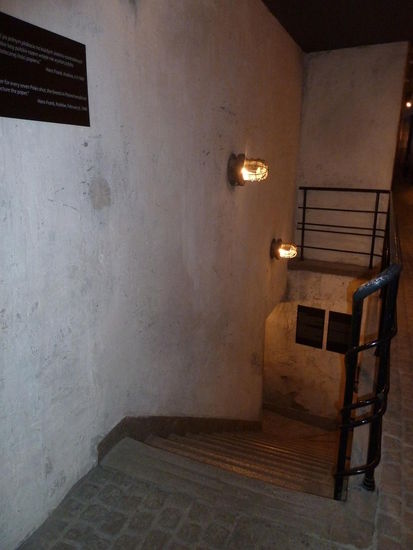 einmal das Treppenhaus der Schindler-Fabrik - hier wurde eine Reihe Szenen in Spielbergs Film Schindlers Liste gedreht