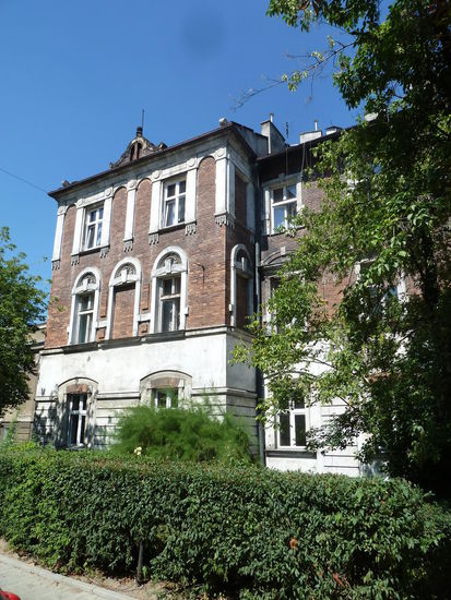 wie das Haus, in dem der bekannte polnische Regisseur Polanski lebte