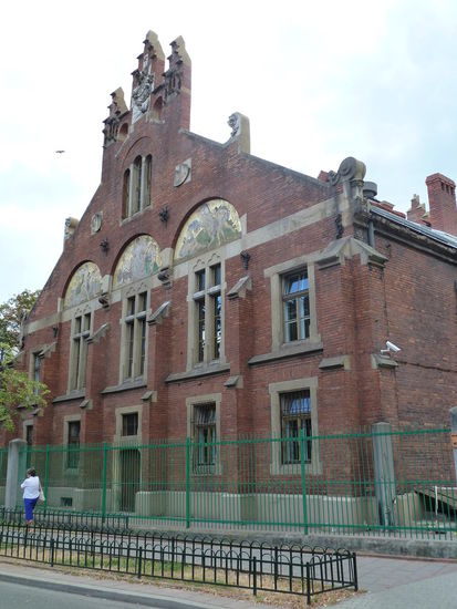 Sporthalle Sokol - von Tolowski erweitert