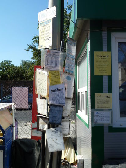 Fahrpläne am Busbahnhof
