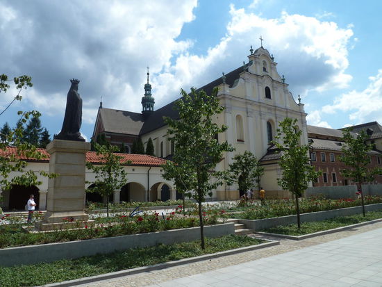 das Gotteshaus wurde 1447 gotisch umgebaut und erhielt um 1780 seine barocke Fassade