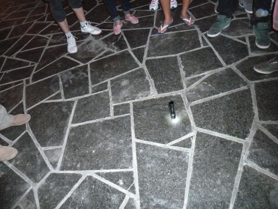 selbst der Fußboden der Kammer besteht aus geschliffenem Salz