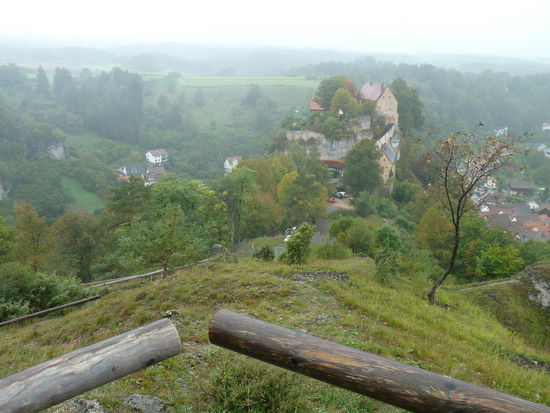 Blick von der hohen Warte auf Burg Pottenstein