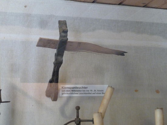 von einem Kienspanleuchter habe ich noch nie gehört