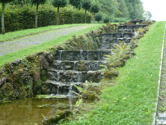 Wasserkaskade vor dem Alten Schloss