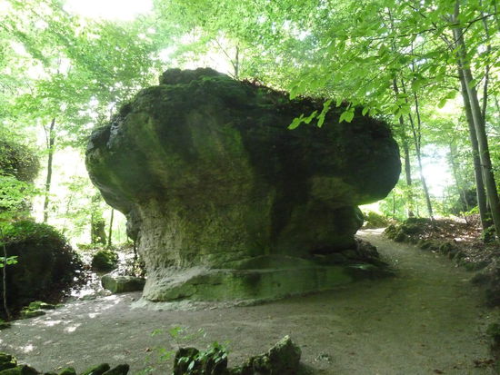 natürliche Felsgebilde im Felsengarten