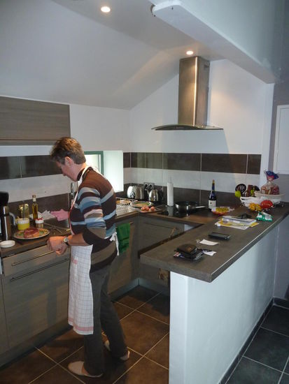 gekocht wird nur selten, denn wir wollen ja auch die französische Küche genießen - aber zweimal tgl. 3-Gänge schaffen wir nicht (mehr).