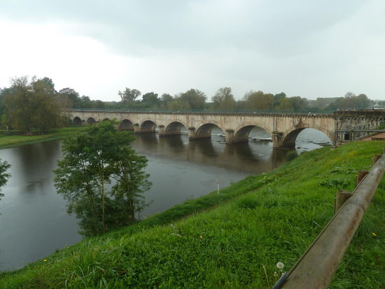 Kanalbrücke über die Loire