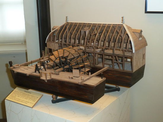 schwimmende Schiffsmühle