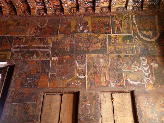 Südwand - oben links: Abendmahl, darunter Satan mit Mädchen im Mund - über der linken Tür: jüngstes Gericht - daneben rechts: Kreuzabnahme -