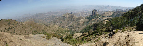 der Ausblick ist phänomenal und ist nicht zu beschreiben, ich kann es nur mit 4 Aufnahmen nebeneinander erfassen