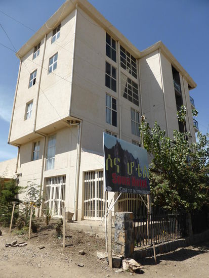 Sona Hotel - empfängt Gäste im Rohbau