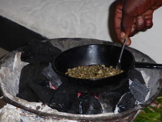 Rohkaffee bei der Röstung