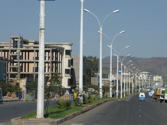 Nach neuneinhalb Stunden haben wir die 360 km von Debark geschafft - wir sind geschafft! - wir sind in Axum