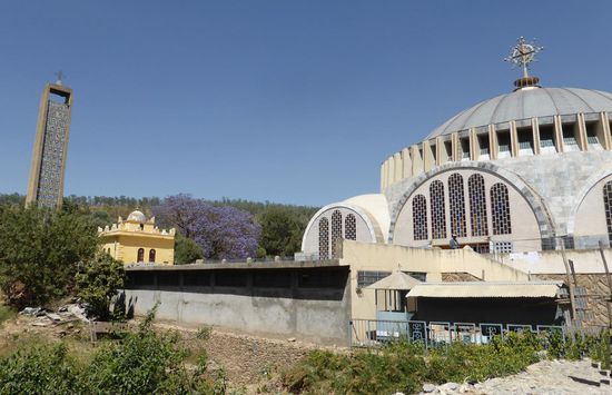 Ausstellungshalle - so trist wie außen ist sie auch innen