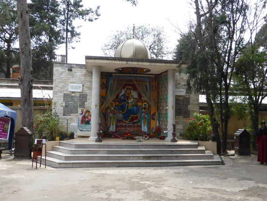 Seitenaltar auf dem Hof