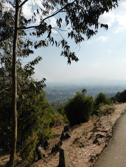 etwas tiefer kann man auch bereits wieder mehr von Addis erkennen
