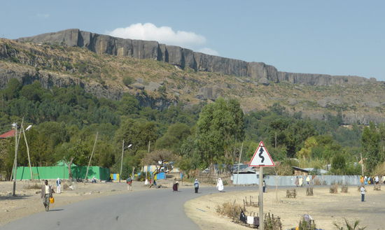 Klosterplateau mit Basaltsteilhängen