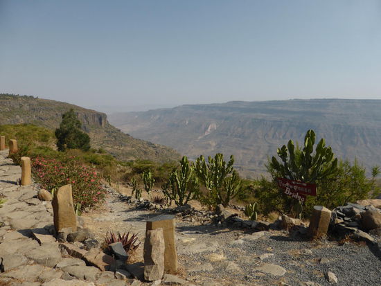 Ausblicke vom Hotel in die Schlucht