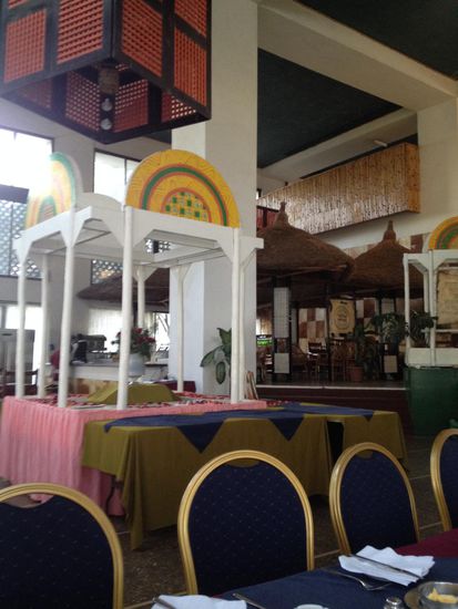 auch das zugehörige Lokal macht ein netten Eindruck - und der Tanaseefisch schmeckt köstlich.