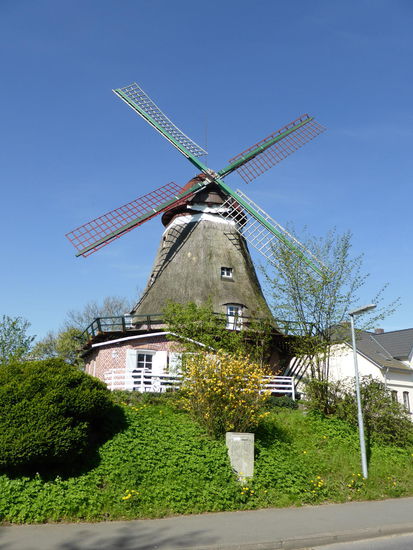 diese hier steht in Lindau - und ist nach aufwändiger restaurierung wieder voll funktionstüchtig - der Besitzer öffnet sie sporadisch