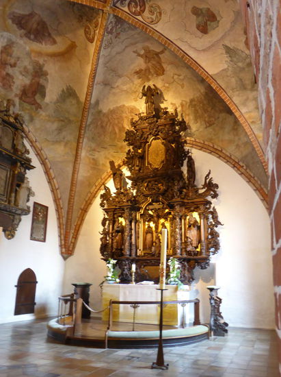 barocker Altaraufsatz von Hans Gudewerdt dem Jüngeren, dem Eckernförder Meisterschnitzer, aus dem Jahr 1640.