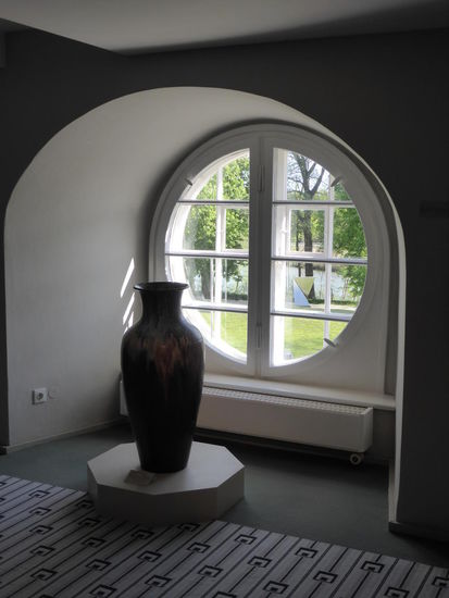 Man beachte hier und auf allen anderen Bilder die verschiedenen Dessins der Teppichböden, die alle von Vorwerk für die Ausstellung nach den alten Mustern neu produziert wurden und als Spende an das Museum gingen.