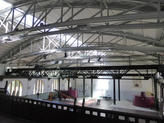 in der historischen Turbinenhalle stehen u.a. zwei neue in Betrieb befindliche Turbinen zur Stromerzeugung