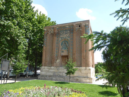 Gonbad Qufariye (1328)