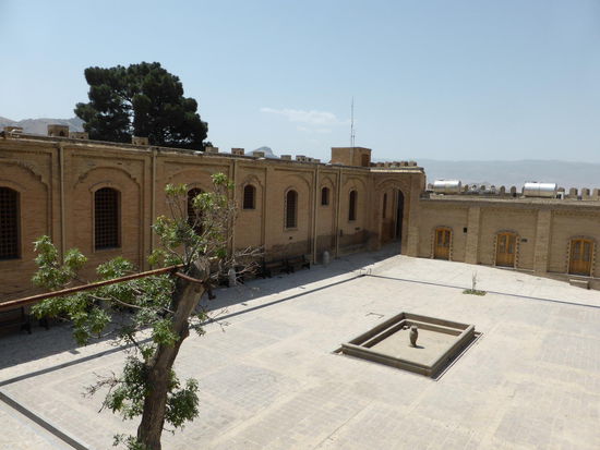 Die Räume gruppieren sich um zwei Innenhöfe