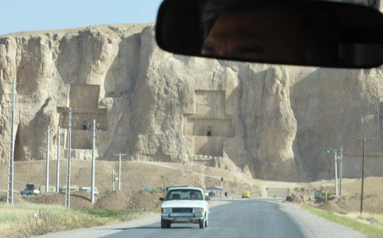 Anfahrt an die Reliefwand