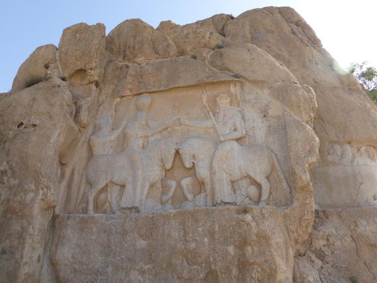 sassanidisches Relief -Ardeshir I. (224-240) - Investitur durch Ahura Mazda